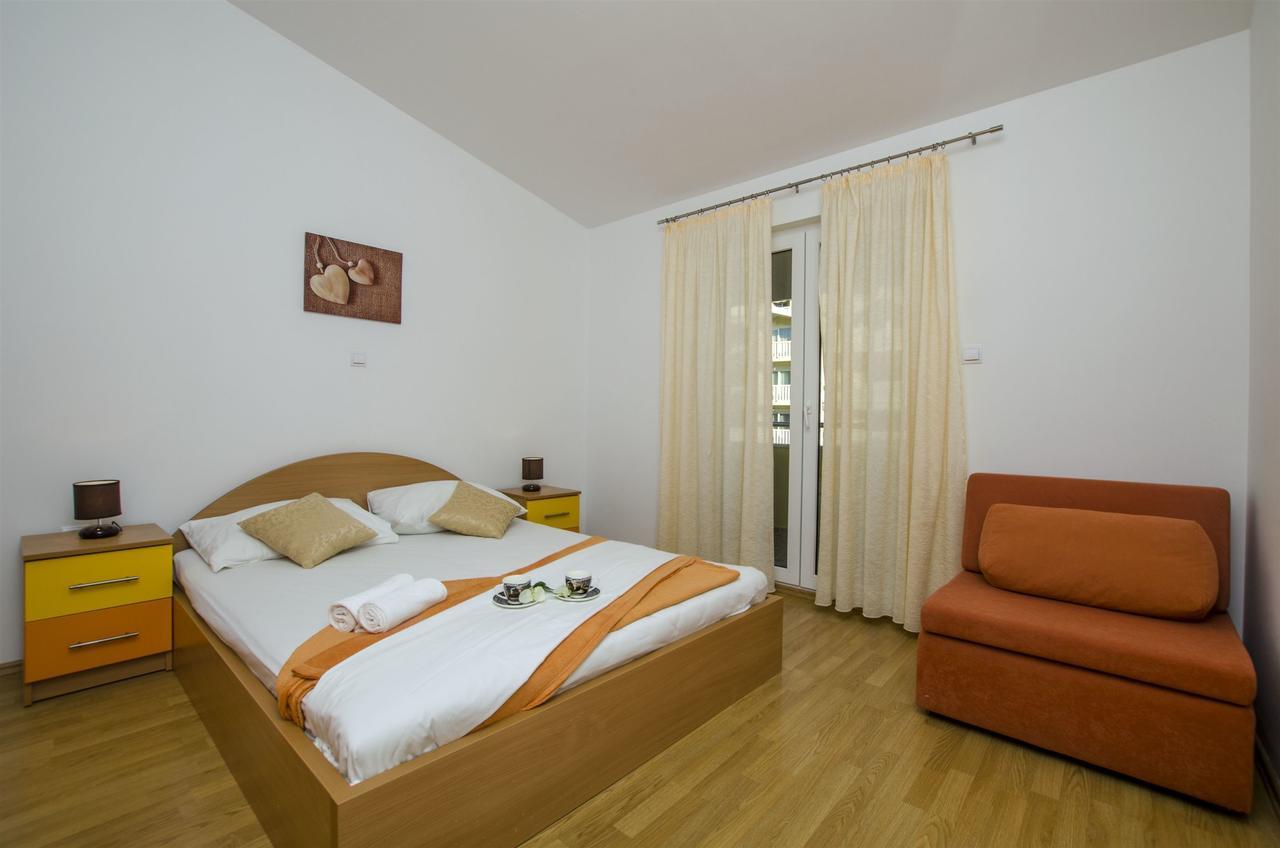Duće Apartments Srecko מראה חיצוני תמונה