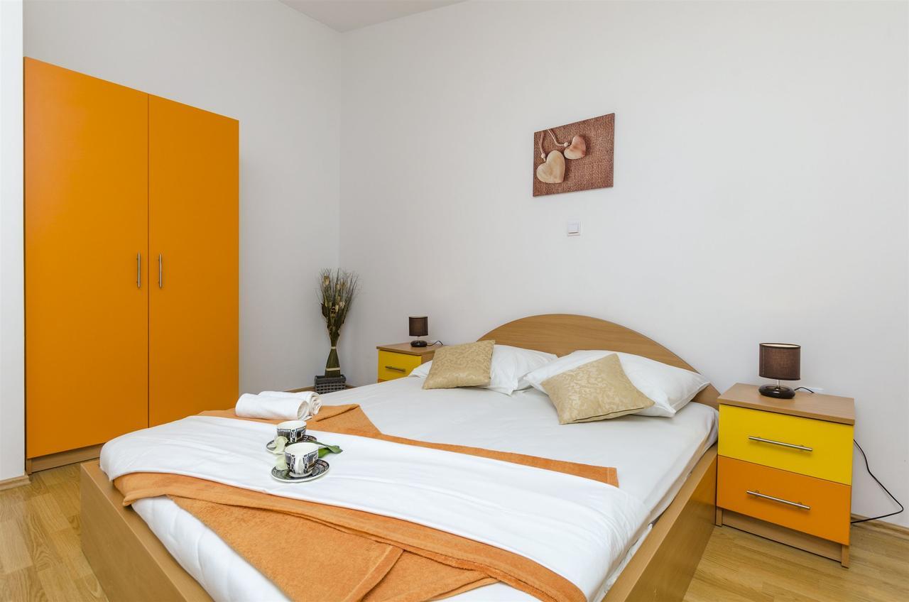 Duće Apartments Srecko מראה חיצוני תמונה