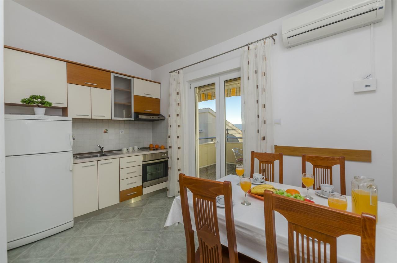 Duće Apartments Srecko מראה חיצוני תמונה