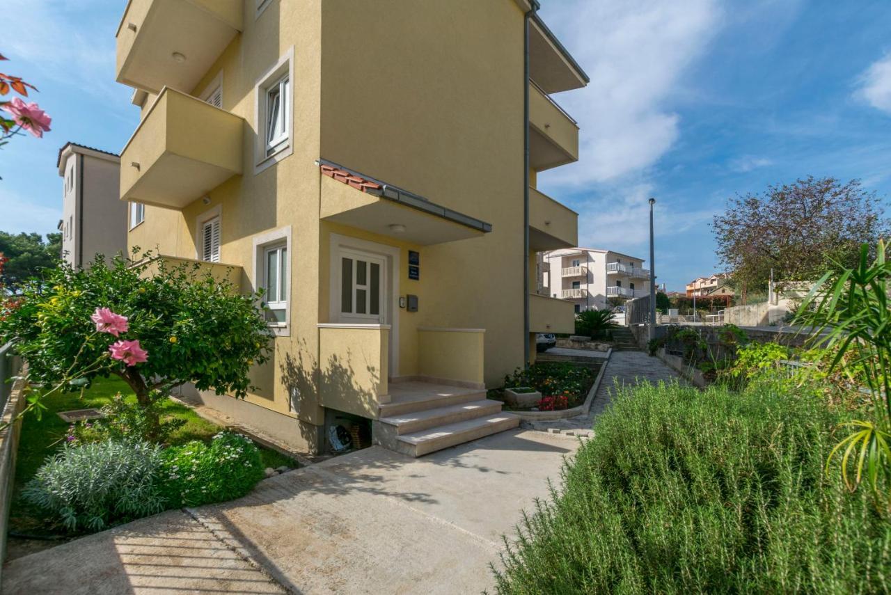 Duće Apartments Srecko מראה חיצוני תמונה